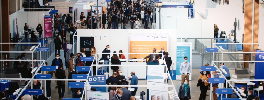 Vue en hauteur des stands lors de l'évènement du PhdTalent Career Fair