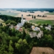 Vue aérienne au drone du château de Marmande sur son promontoir avec sa tour récemment rénovée